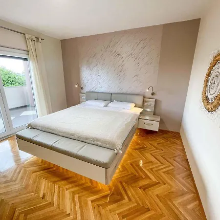 Appartement In 42248