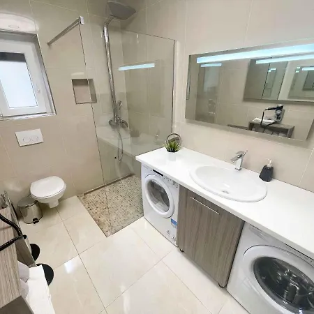 In 42248 Apartment *