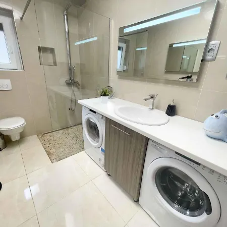 In 42248 Apartment *