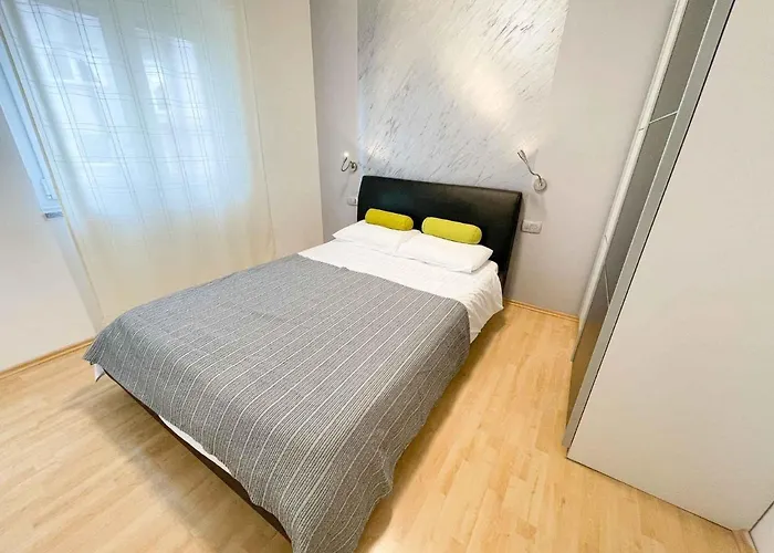 In 42248 Daire Crikvenica